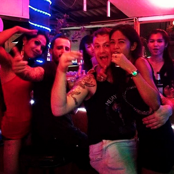 Weekend confession s of drunk girls and guys partying. (29)