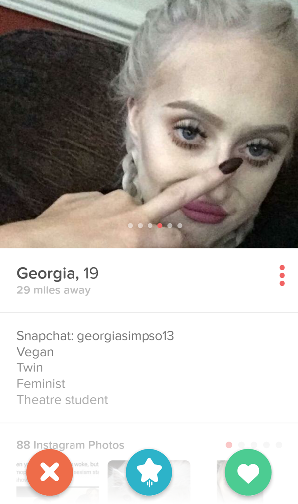 Hilarious Tinder profiles and photos. (8)