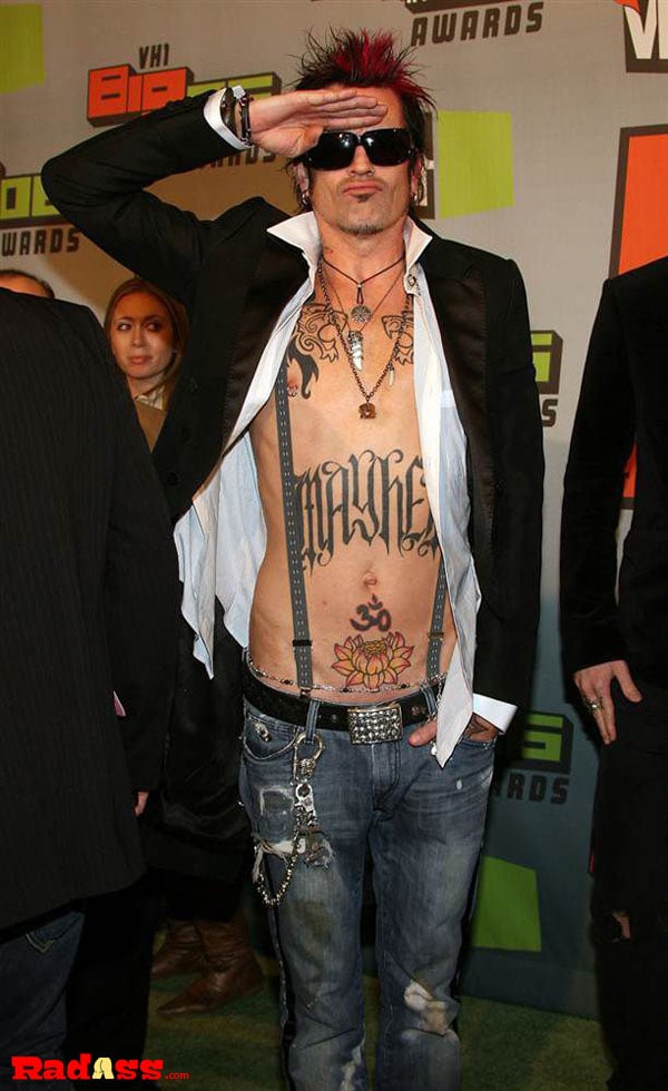 05-01-12 The famous and their tats-13 img-37