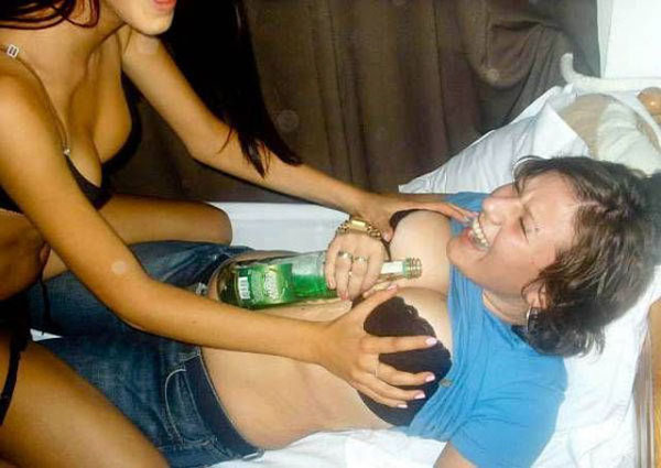 The best drunk girl pics on the internet. (25)