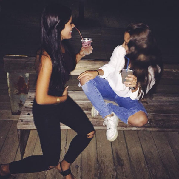 Weekend confession s of drunk girls and guys partying. (15)