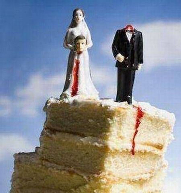 Hilarious Divorce Cake that is better than the wedding cake. (18)