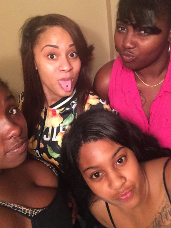 Weekend confession s of drunk girls and guys partying. (27)