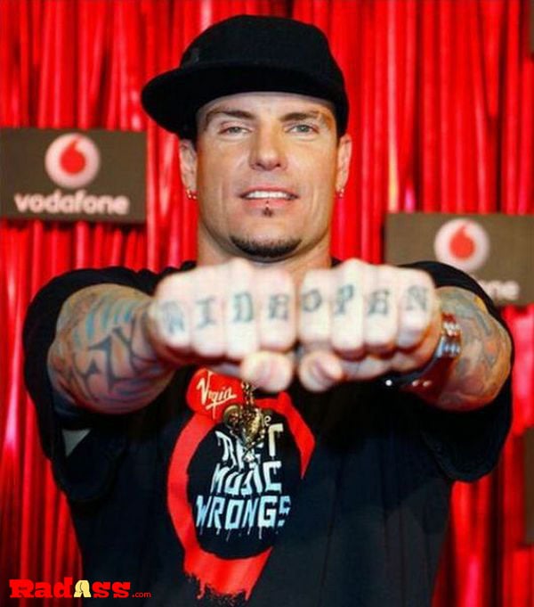 05-01-12 The famous and their tats-02 img-48