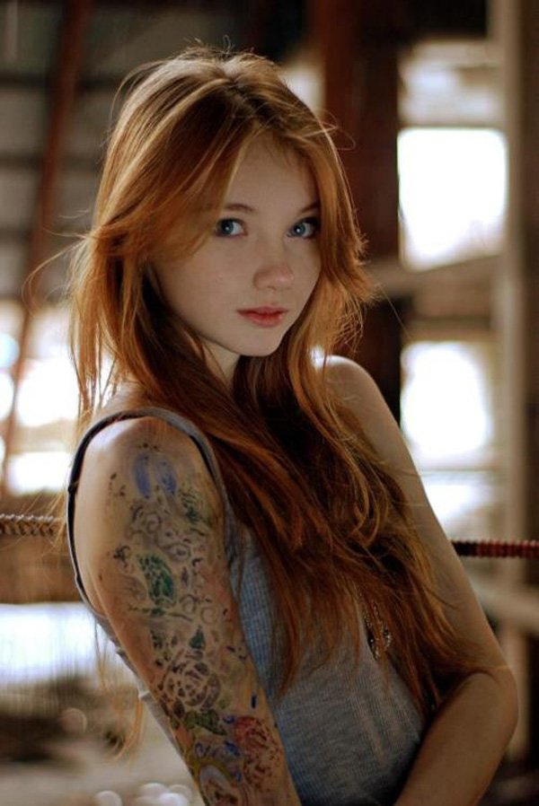 Some of the sexiest tattooed women on the Internet. (19)