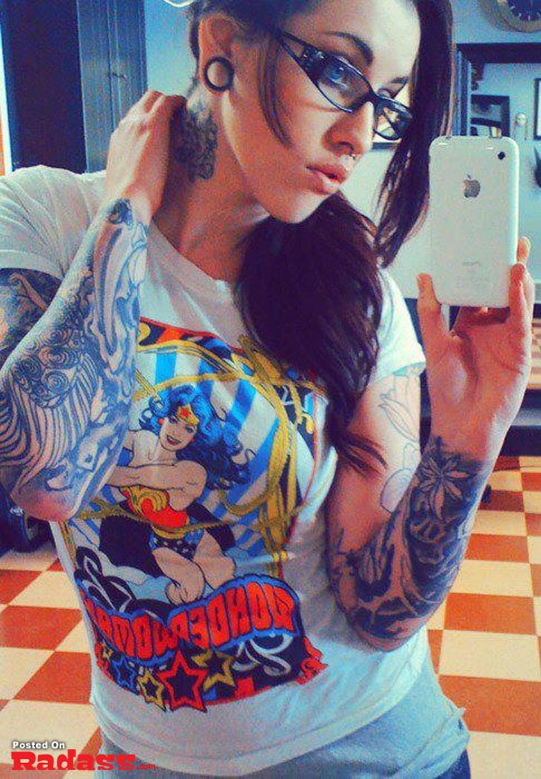 hot girls with tattoos-19 A tired Siri message.