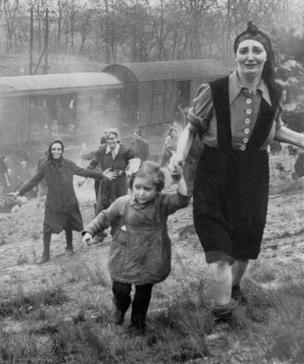 Historically Significant Moments caught on camera. (3)