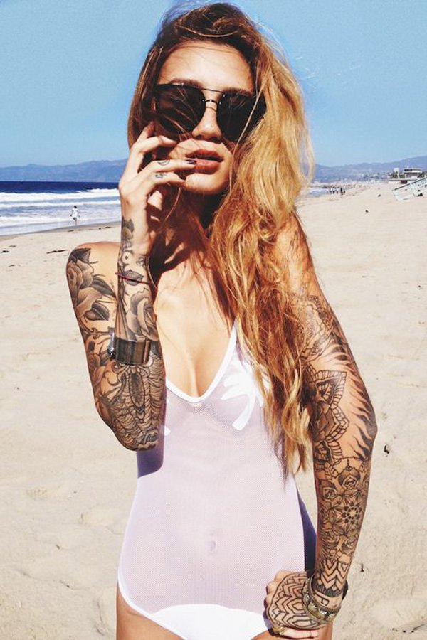 Some of the sexiest tattooed women on the Internet. (38)