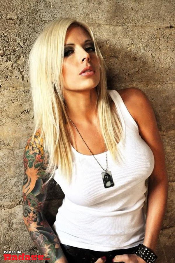 hot girls with tattoos-36 wine tattoo photos. (3)