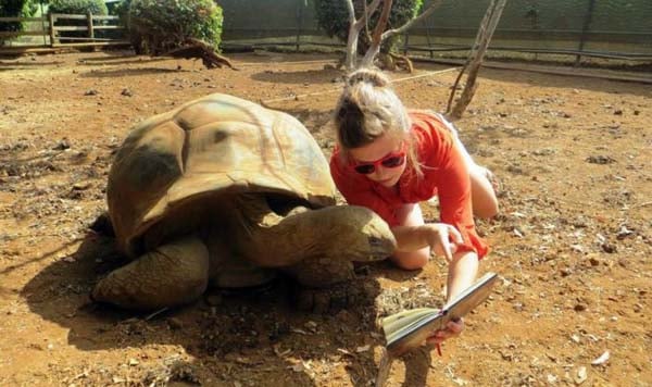 I would date you but I found this funny photo. (24)