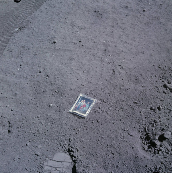 Historically Significant Moments caught on camera. (26)