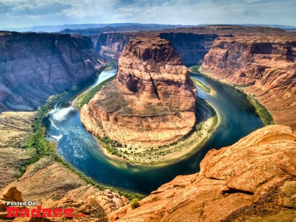 Horseshoe bend in Arizona, a breathtaking escape from civilization.