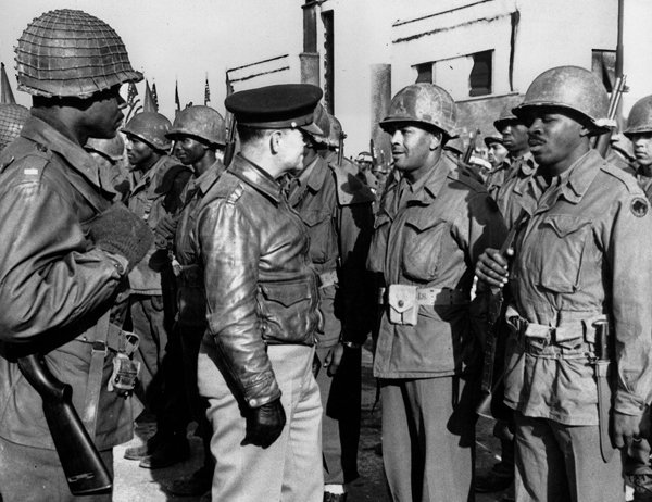 President john f kennedy speaks to a group of soldiers, offering plenty of cool pics to brighten your Saturday.