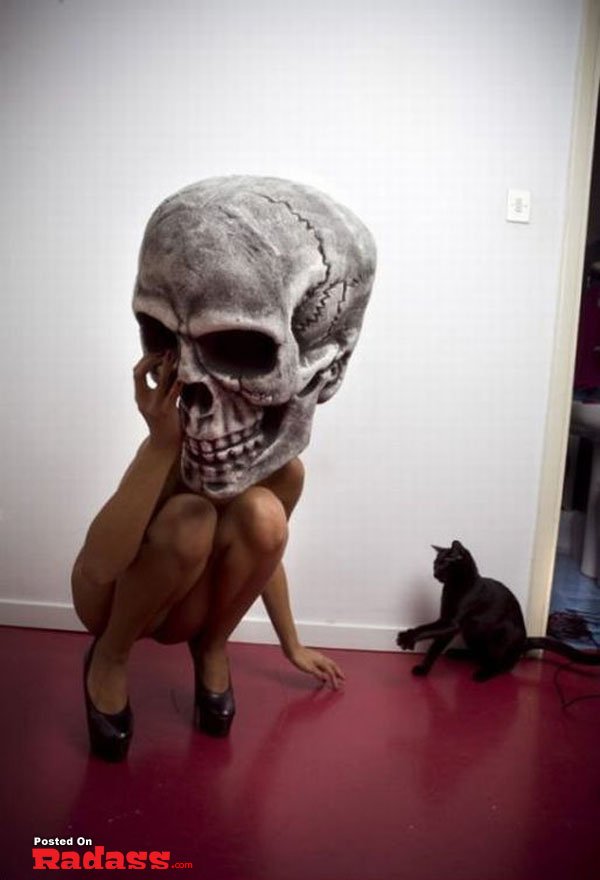 girl-you-are-strange-31 img-40