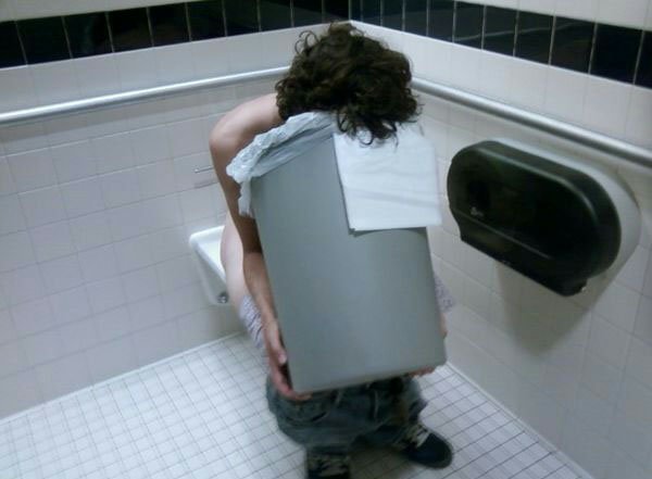 Hilarious photos of drunk people. (3)