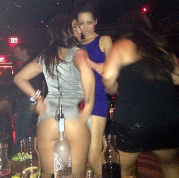 Hilarious photos of drunk people. (7)