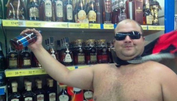 Hilarious photos of drunk people. (11)