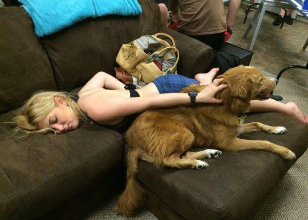 Hilarious photos of drunk people. (19)