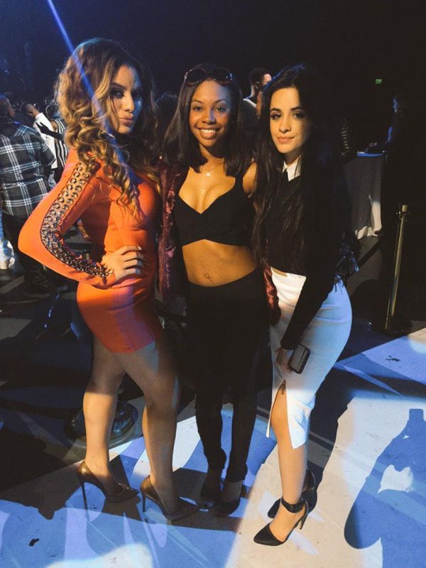 Weekend confessions of drunk col lege girls and guys partying. (18)