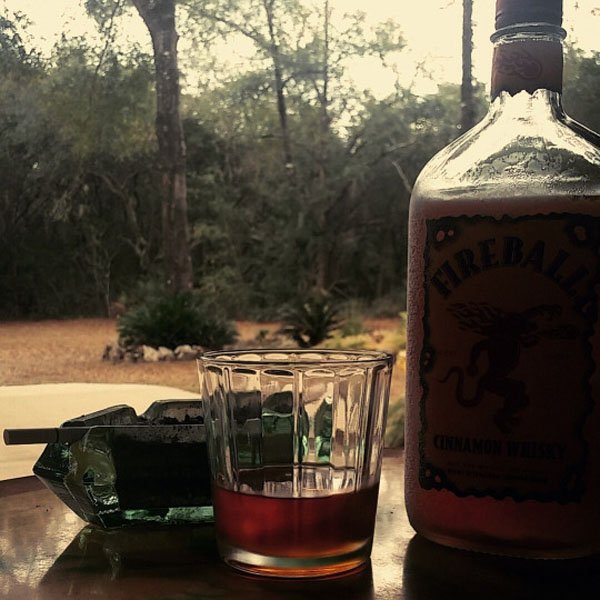 Weekend confessions of drunk col lege girls and guys partying. (11)