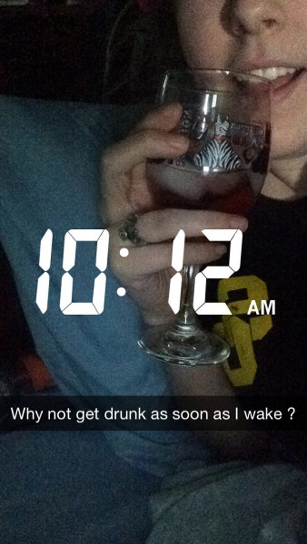 Weekend confessions of drunk col lege girls and guys partying. (8)