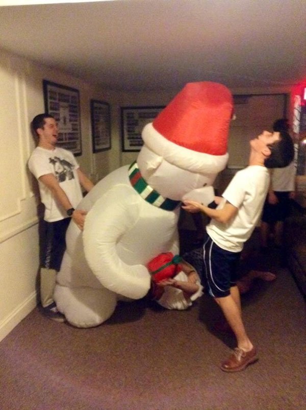 Weekend confessions of drunk col lege girls and guys partying. (1)