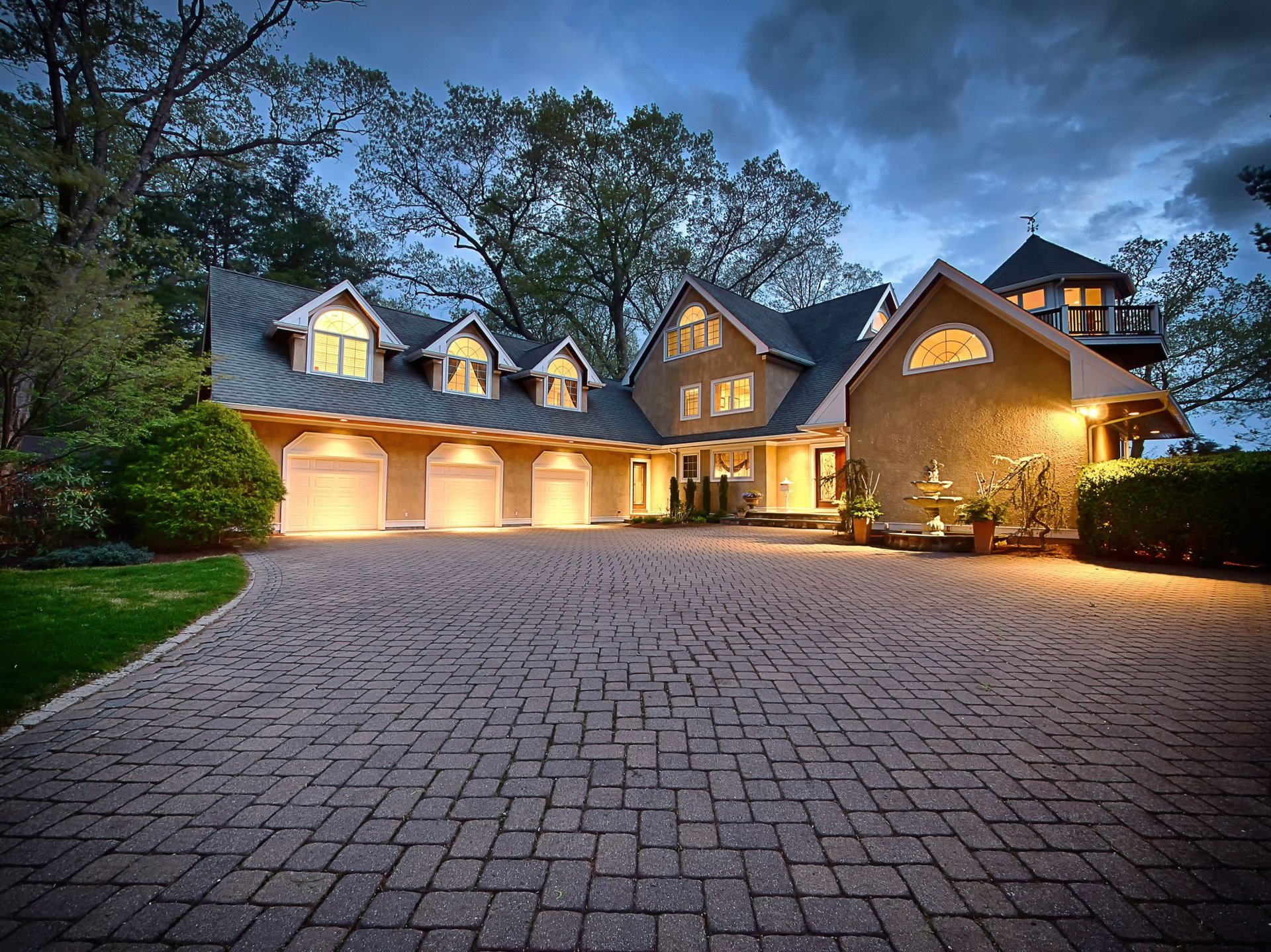 Twilight real Estate Photos