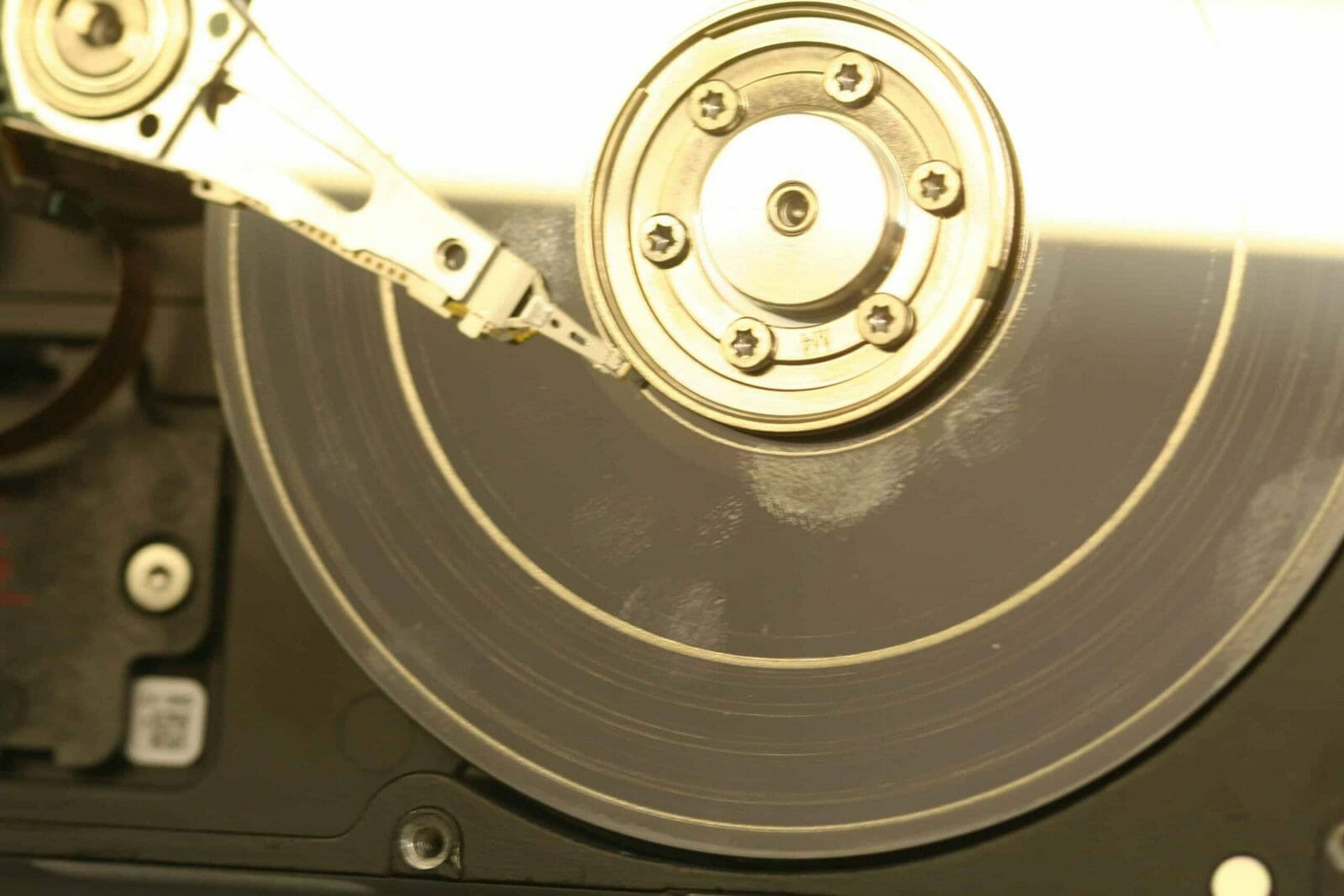 odzyskiwanie danych z dysku po uszkodzeniu mechanicznym