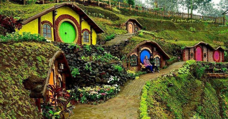 13 Tempat Camping di Surabaya Populer, Harga Tiket Masuk 8 Coban Rais