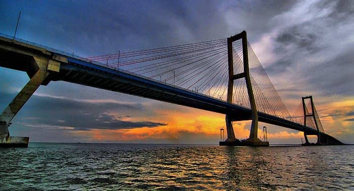 Melintasi Langit: Surga Tersembunyi di Balik Suramadu View Point 2 Suramadu View Point