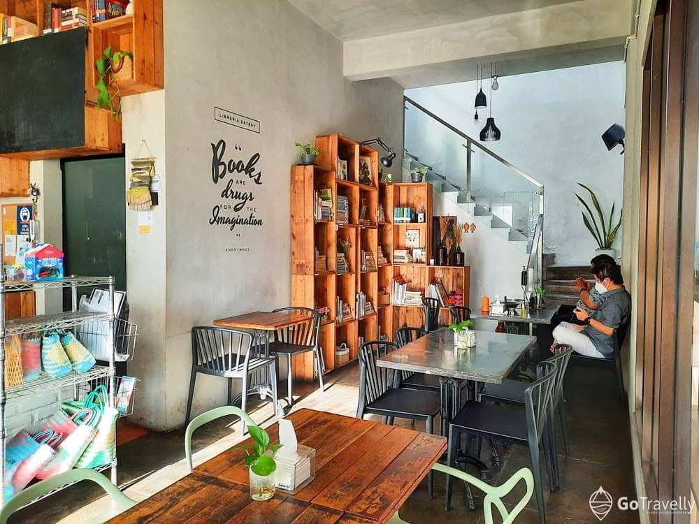 20 Tempat Hunting di Surabaya Malam Hari Instagenic 17 libreria eatery