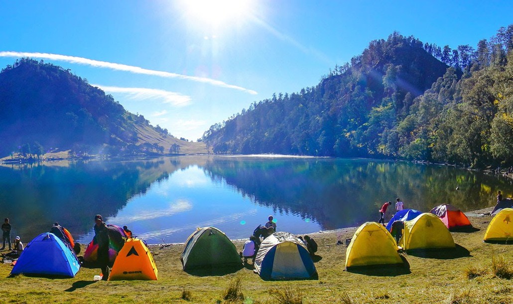 13 Tempat Camping di Surabaya Populer, Harga Tiket Masuk 7 Ranu Kumbolo