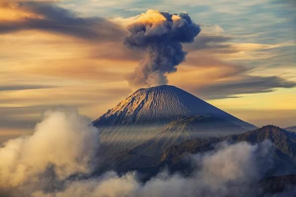 Menikmati Keindahan Alam di Wisata Gunung Surabaya 3 Gunung Semeru