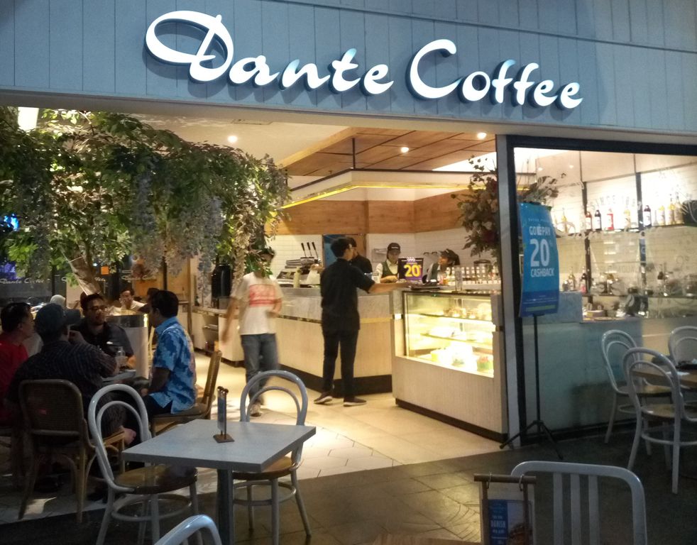 20 Tempat Hunting di Surabaya Malam Hari Instagenic 19 Dante-Coffee