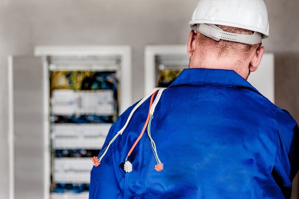 when to call an electrician