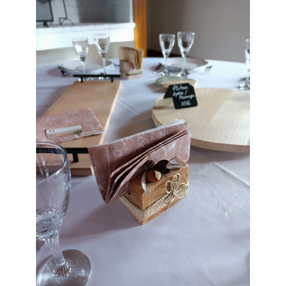 porte-serviettes-plateau-prénom-de-table-décoration-bois-personnalisé-mariage porte-serviettes-plateau-prénom-de-table-décoration-bois-personnalisé-mariage