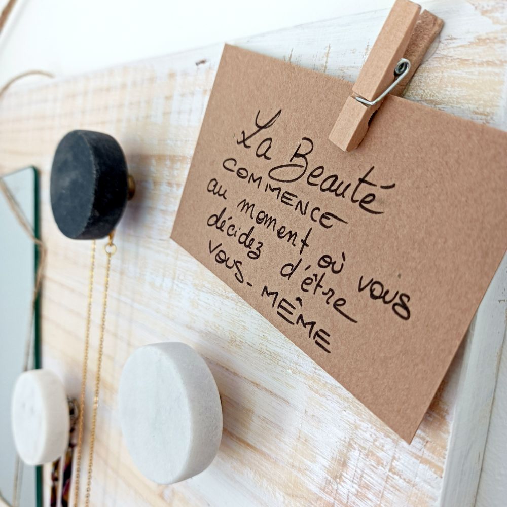 présentoir-support-bijoux-mural-miroir-30-45-bois-personnalisé-artisanal présentoir-support-bijoux-mural-miroir-bois-personnalisé-artisanal