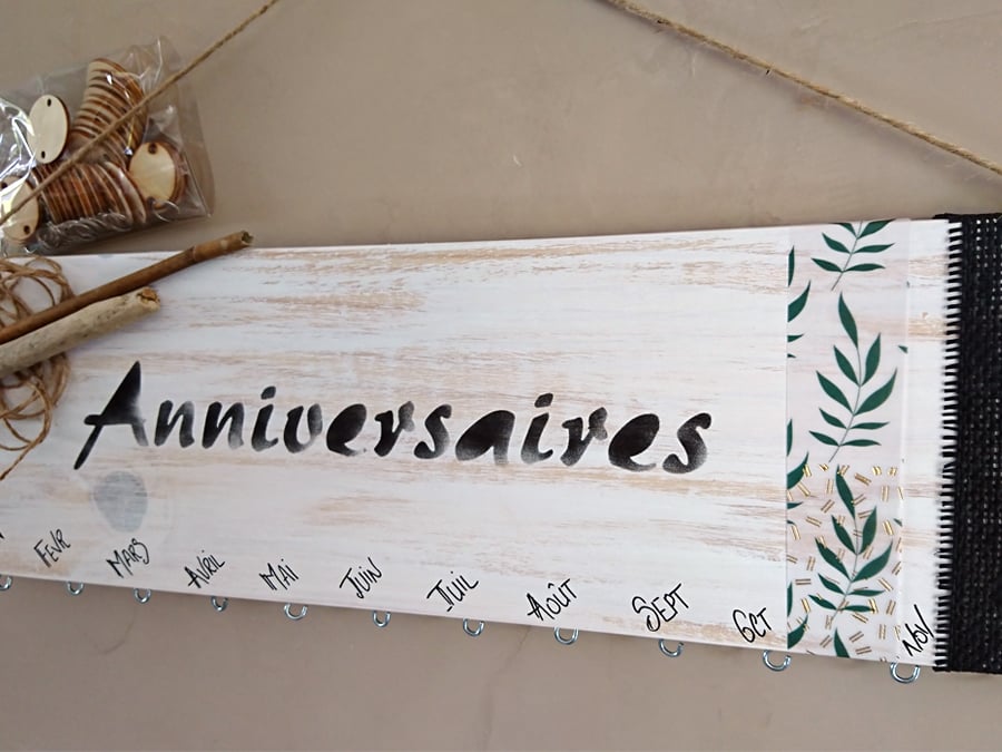 calendrier-anniversaires-évènement-perpétuel-pastille-bois-personnalisé-artisanal-cadeau-décoration
