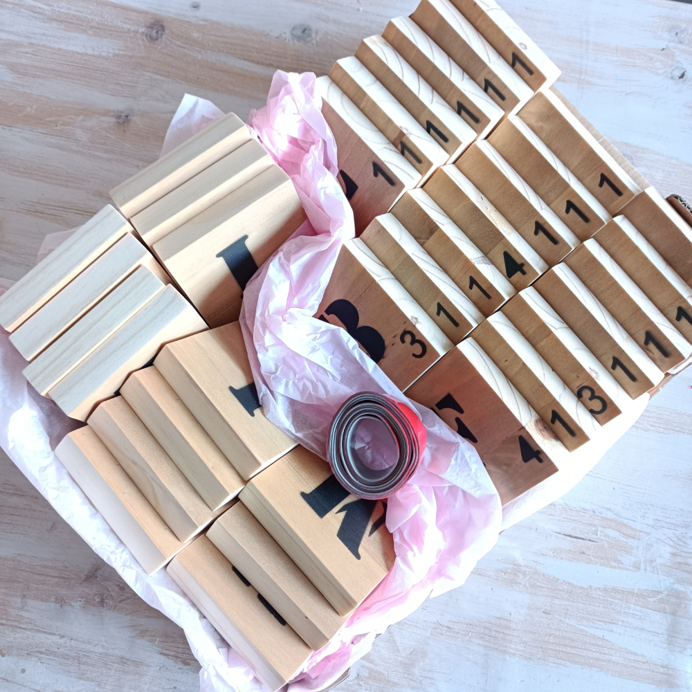 scrabble-mural-bois-lettre-géant-mots-prenom-personnalisé-artisanal scrabble-mural-bois-lettre-géant-mots-prenom-personnalisé-artisanal