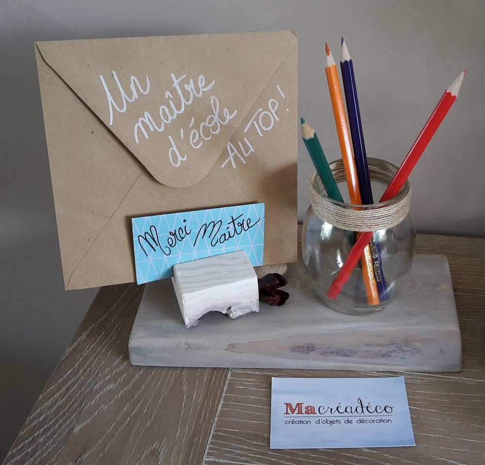 support-pot-crayons-bureau-cadeau-maitresse-fin-d'ann&eacute;e-message-bois-personnalis&eacute;-artisanal