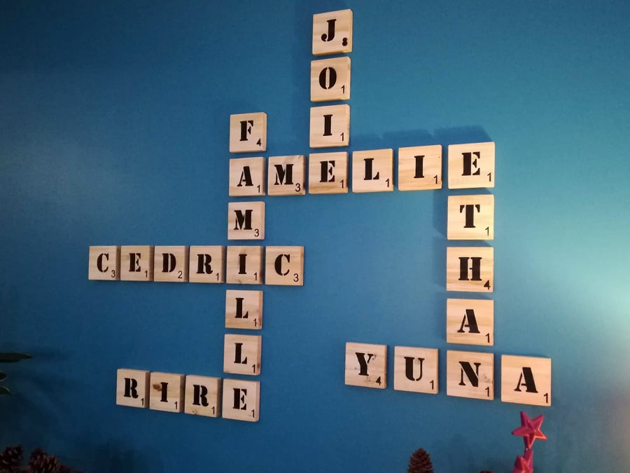 scrabble-mural-bois-lettre-géant-mots-prenoms-décoration-maison-personnalisé-artisanal