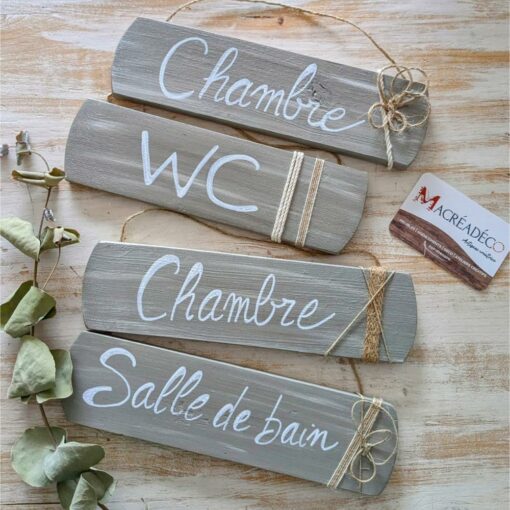 Panneaux en bois pour pièces : chambre, WC, salle de bain.