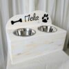 support-porte-gamelle-grand-chien-chat-animaux-bois-personnalisé-artisanal Support gamelle double pour chien en bois clair.