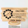 horloge-murale-bois-personnalise-iron-bodyfit Horloge avec message motivationnel en espagnol.