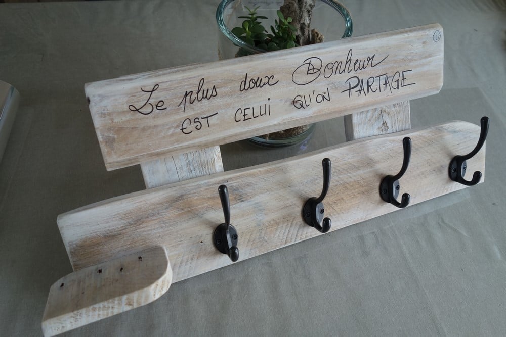 porte-crochet-manteau-pat&egrave;re-mural-bois-d&eacute;coration-personnalis&eacute;-artisanal