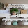 présentoir-support-rangement-tasses-mugs-murale-cuisine-café-bois-personnalisé-artisanal-plante-courrier présentoir-support-rangement-tasses-mugs-murale-cuisine-café-bois-personnalisé-artisanal-plante-courrier