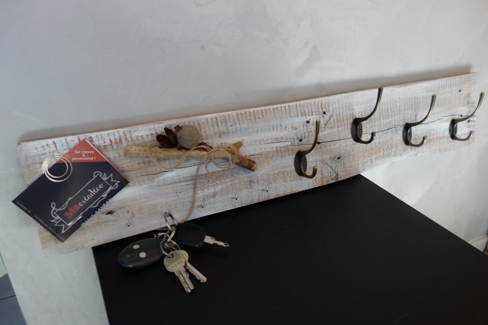 porte-crochet-manteau-pat&egrave;re-mural-bois-d&eacute;coration-personnalis&eacute;-artisanal