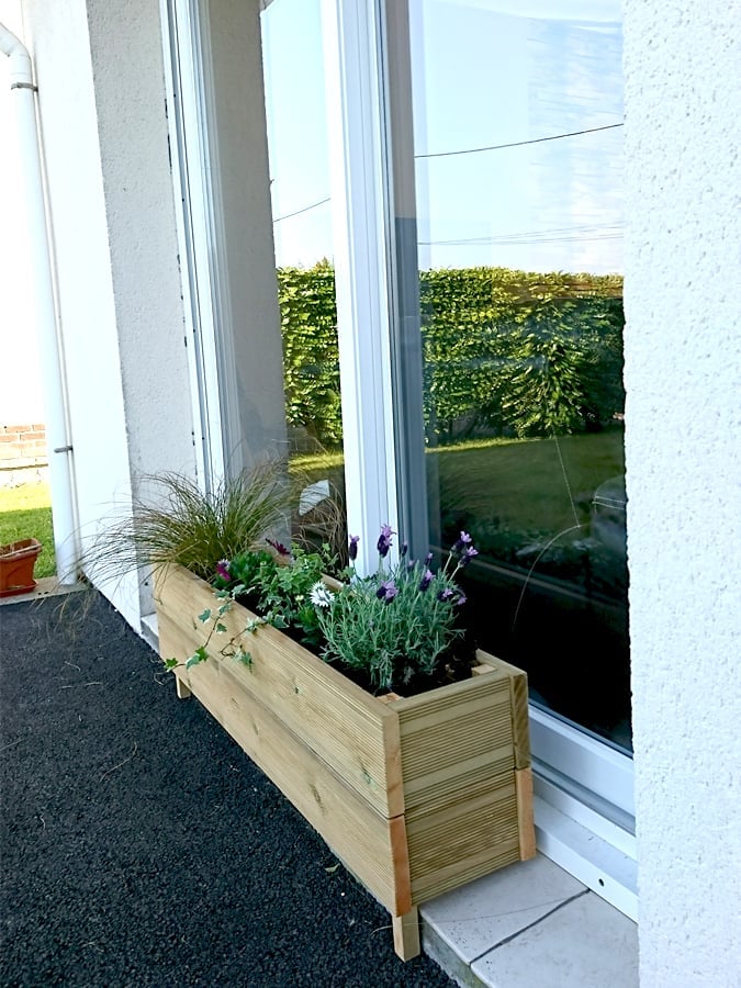 jardinnière-exterieur-bois-plante-fleur-décoration-sur-mesure-artisanal