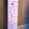 toise-enfant-mesure-cadeaux-deco-bois-6 toise-courbe-taille-enfant-bébé-decoration-chambre-cadeau-personnalisable-bois-artisanal