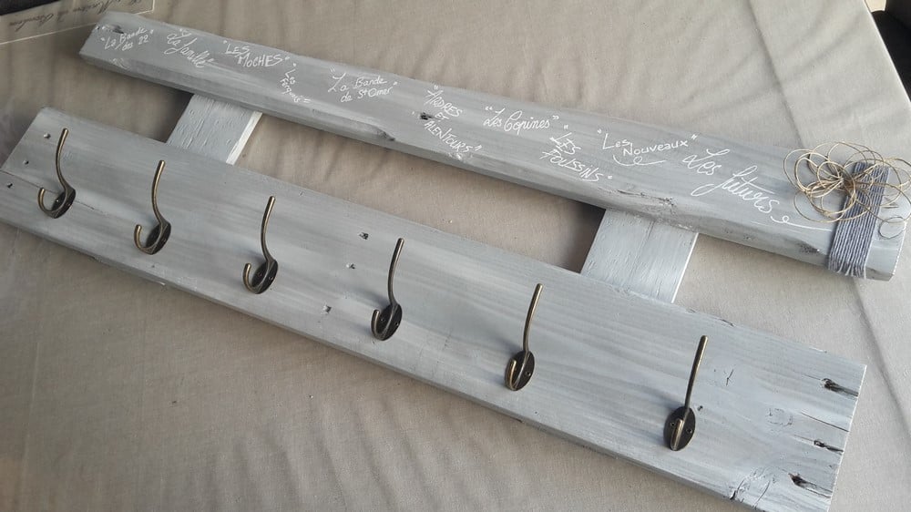 porte-crochet-manteau-pat&egrave;re-mural-bois-d&eacute;coration-personnalis&eacute;-artisanal